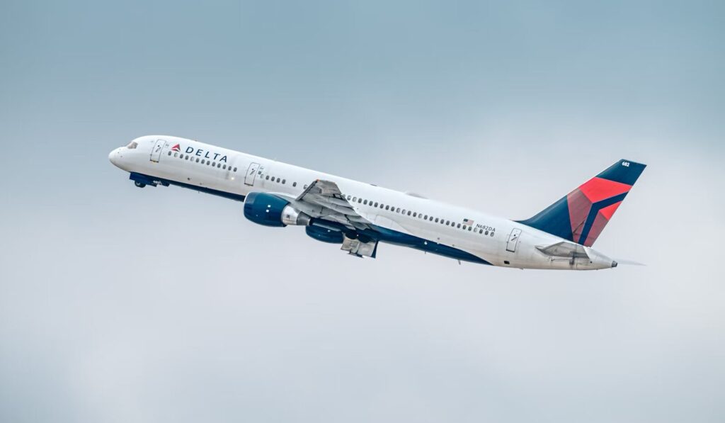 Delta 757